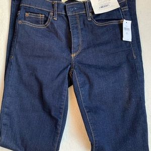 Dark rinse GAP skinny jeans 24 R- NWT